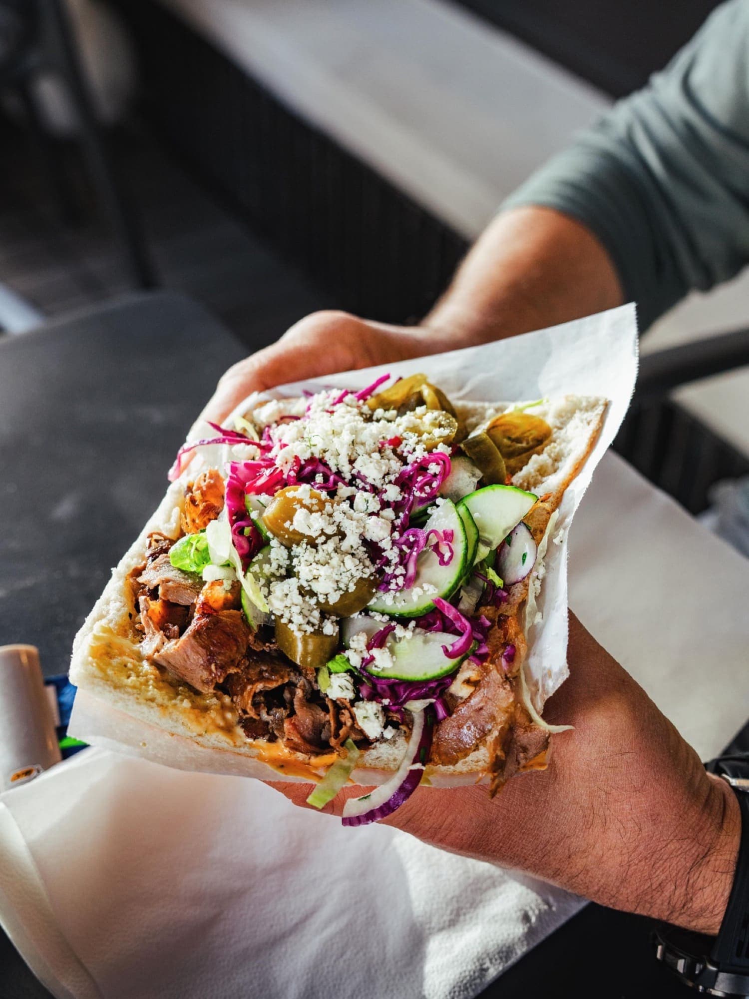 Döner mit Feta und eingelegtem Gemüse